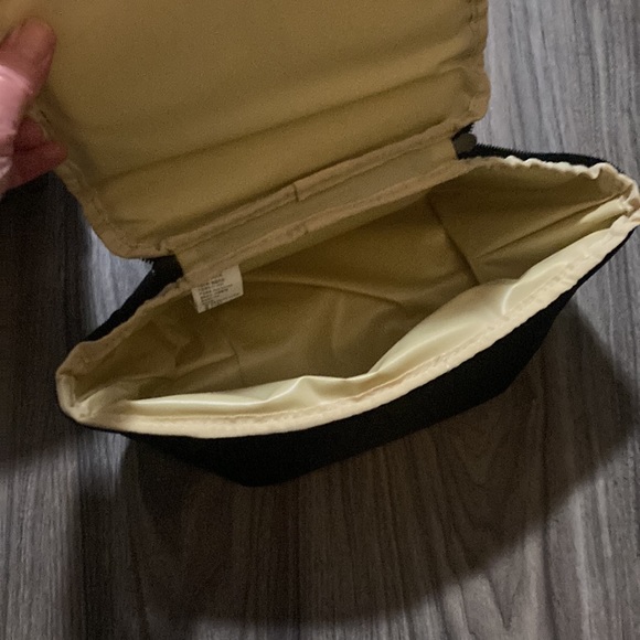 V-COOOL Breast Pump Tote Bag with Breastmilk Cooler Bag, Large - Picture 7 of 10